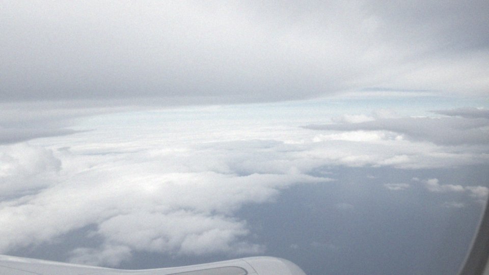 Jakie są warunki atmosferyczne wpływające na czas lotu na Wyspy Kanaryjskie?
